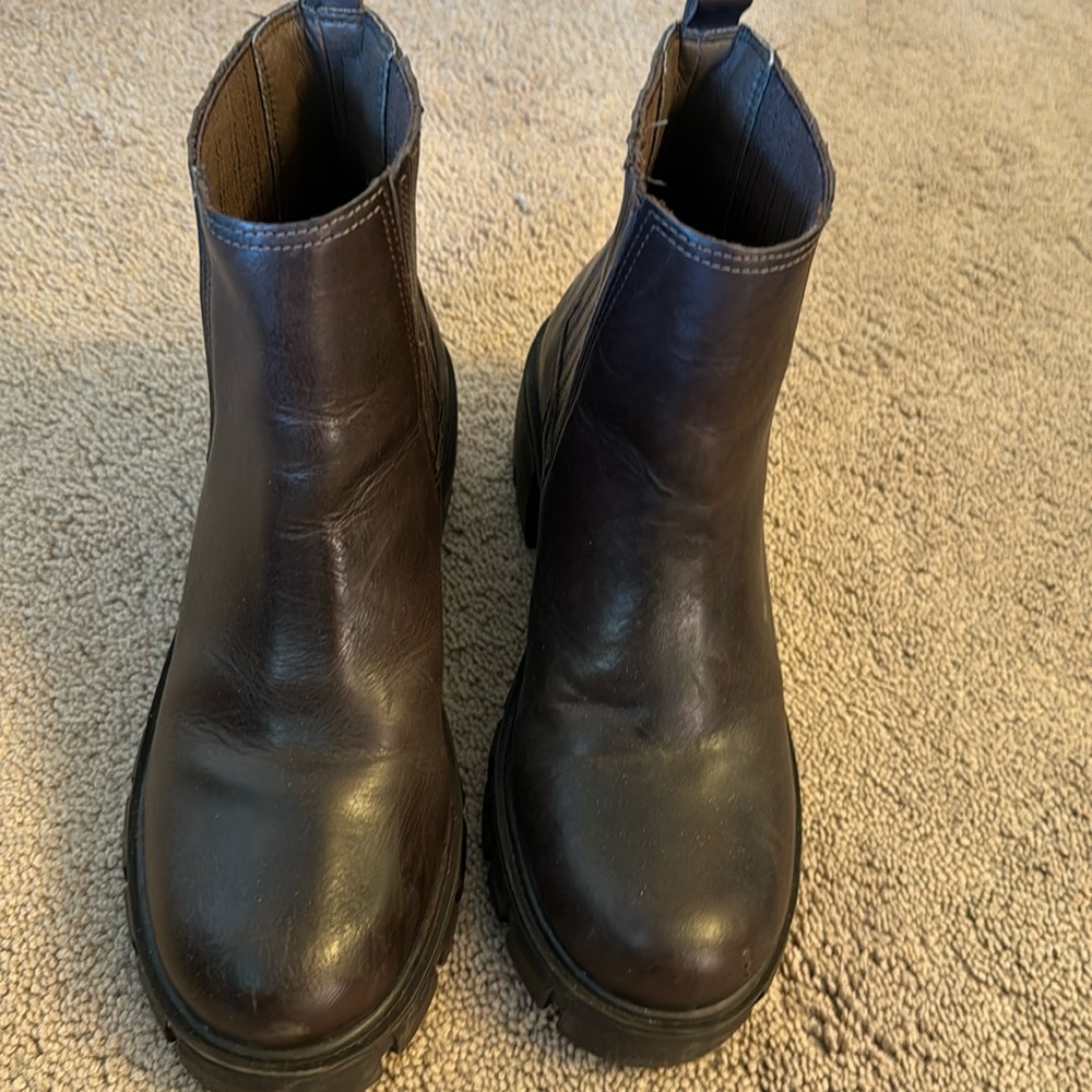 Steve Madden boots